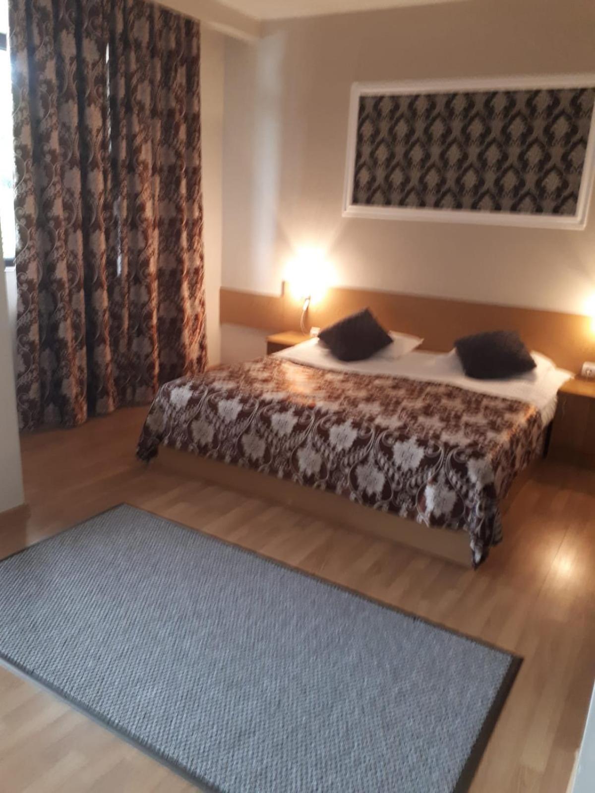 Hotel Perla 萨图马雷 外观 照片